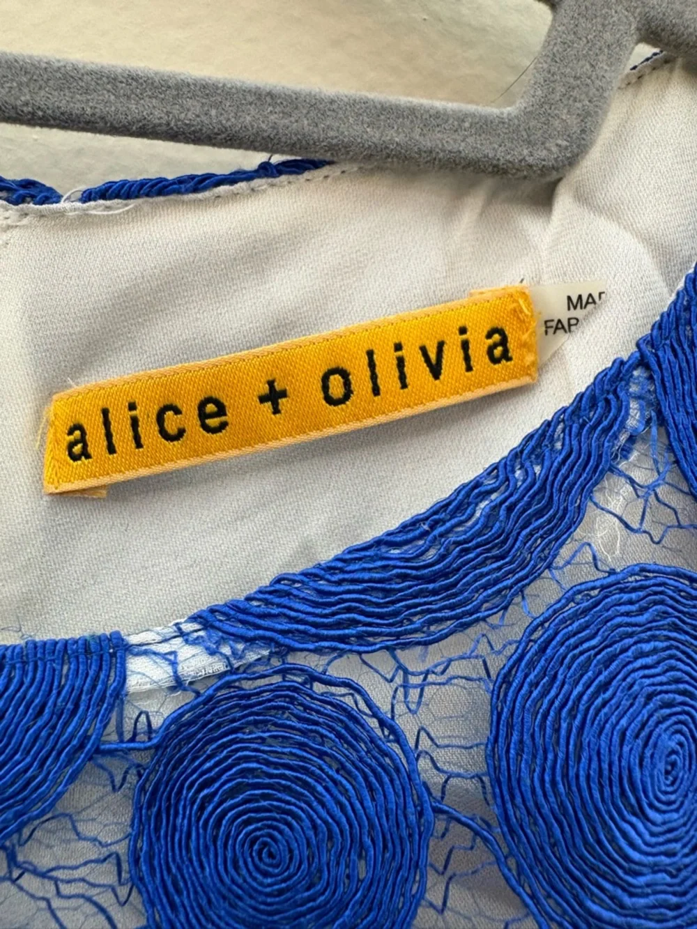 Alice + Olivia Cobalt Blue Sleeveless Circle Lace Sheath Dress Silk Lined - Picture 12 of 14